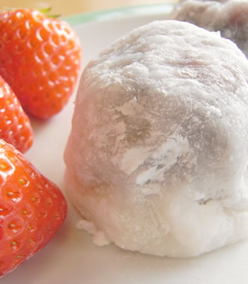お餅でつくるいちご大福