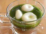 抹茶シロップ白玉だんごのできあがり